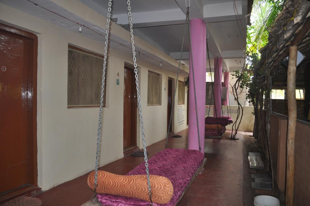 Uma Shankar Hampi Exteriör bild