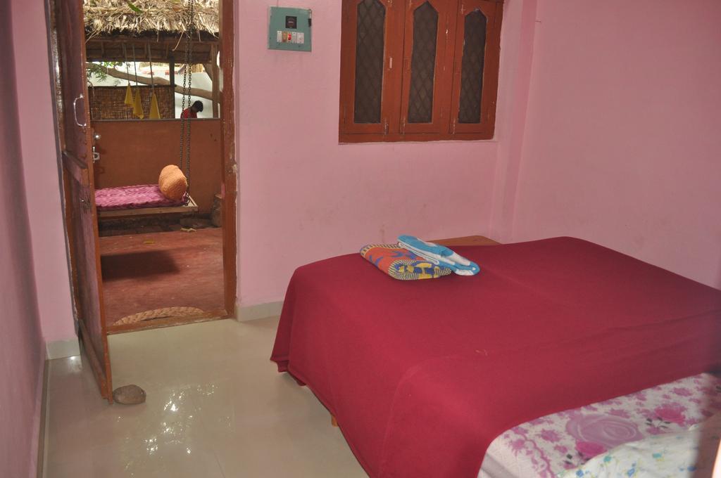 Uma Shankar Hampi Exteriör bild